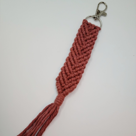 Macrame Keychain - Rust - Picture 1 of 2